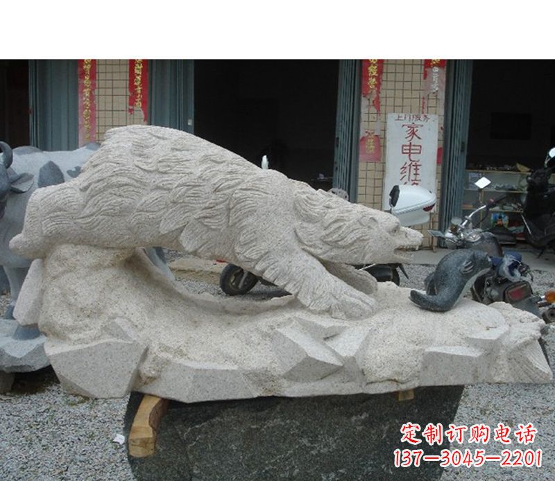 泰州北极熊精灵精致细腻的雕塑装饰