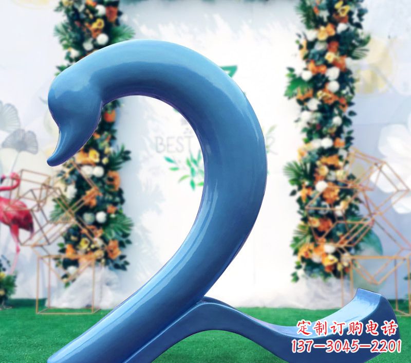 泰州玻璃钢爱心天鹅雕塑