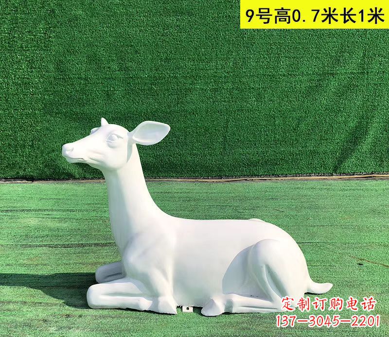 泰州玻璃钢白色小鹿动物雕塑