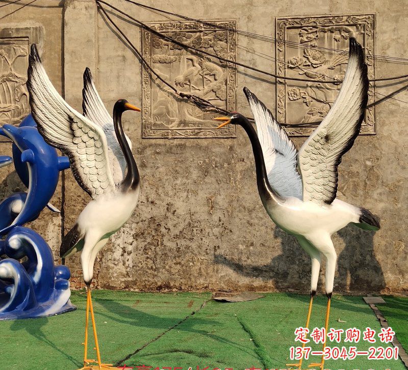 泰州仙鹤雕塑玻璃钢的艺术之美