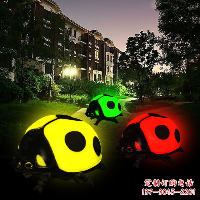 泰州玻璃钢发光七星瓢虫雕塑璀璨夺目的夜景