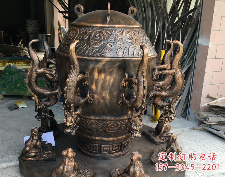 泰州玻璃钢仿铜地动仪雕塑中国古代文化精髓
