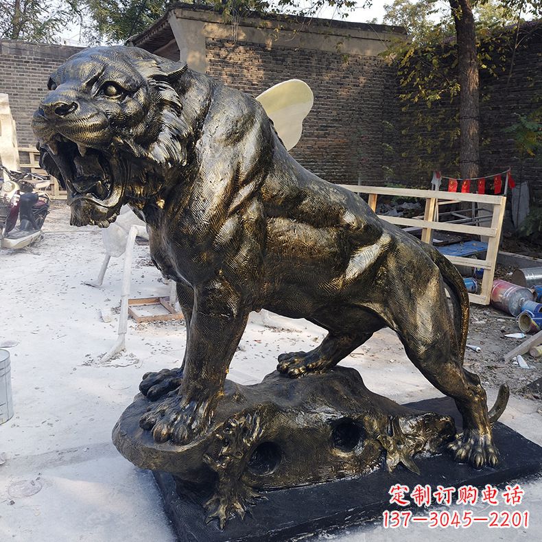 泰州玻璃钢仿铜老虎雕塑