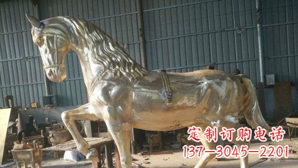 泰州玻璃钢仿铜动物雕塑——给马公园带来活力