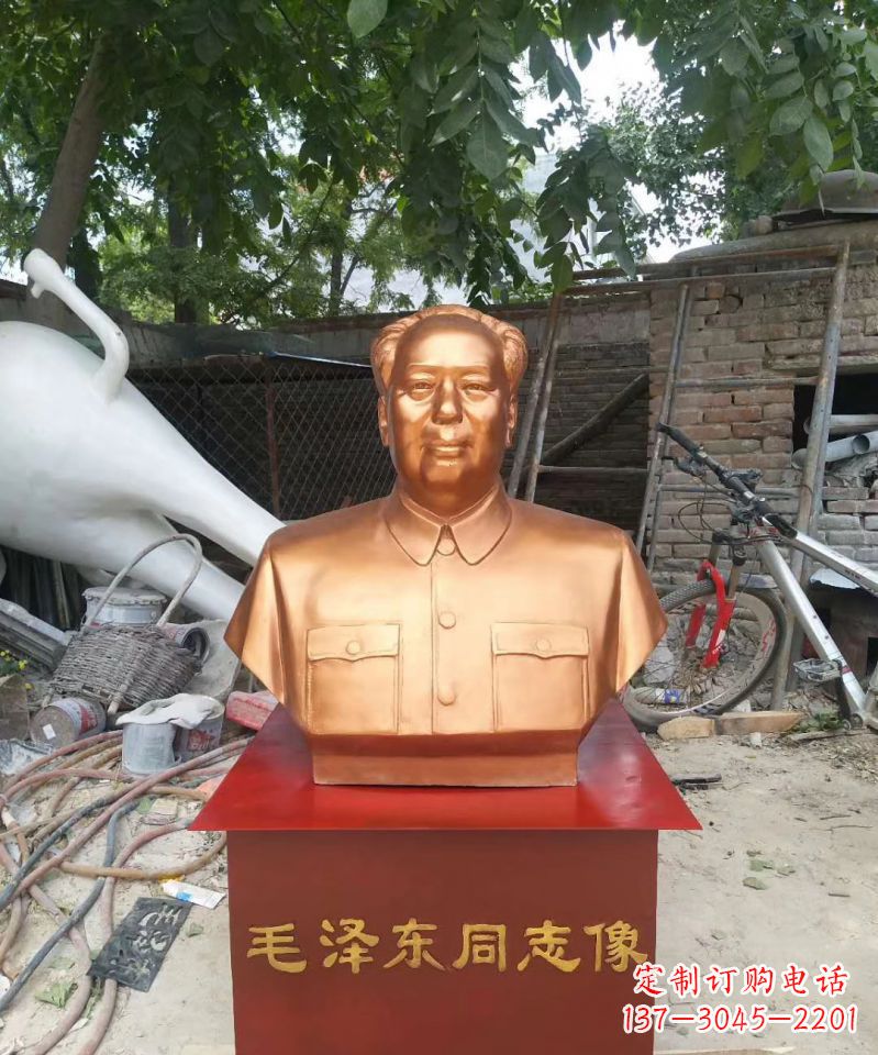 泰州玻璃钢毛泽东雕塑表达伟大领袖的精神魅力