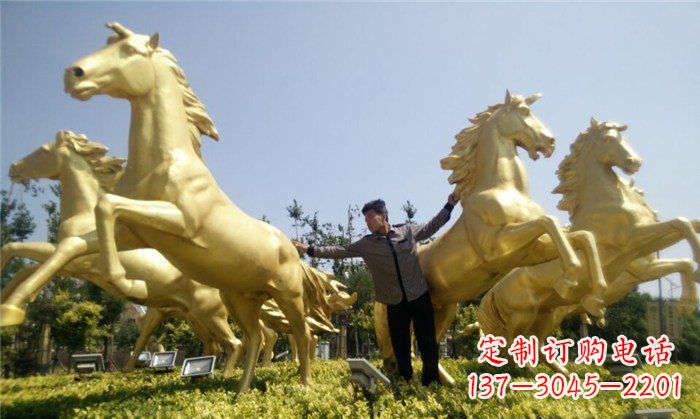泰州高雅而古典的玻璃钢马雕塑