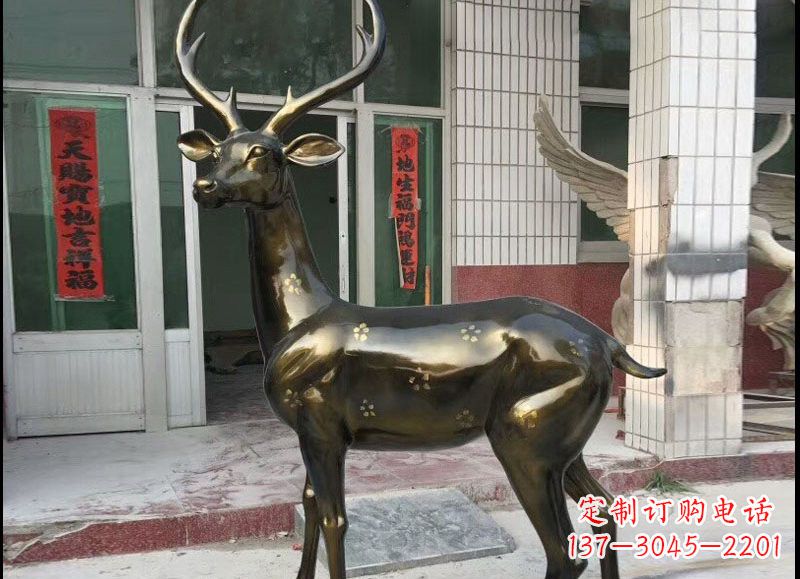 泰州玻璃钢梅花鹿雕塑精美的艺术瑰宝