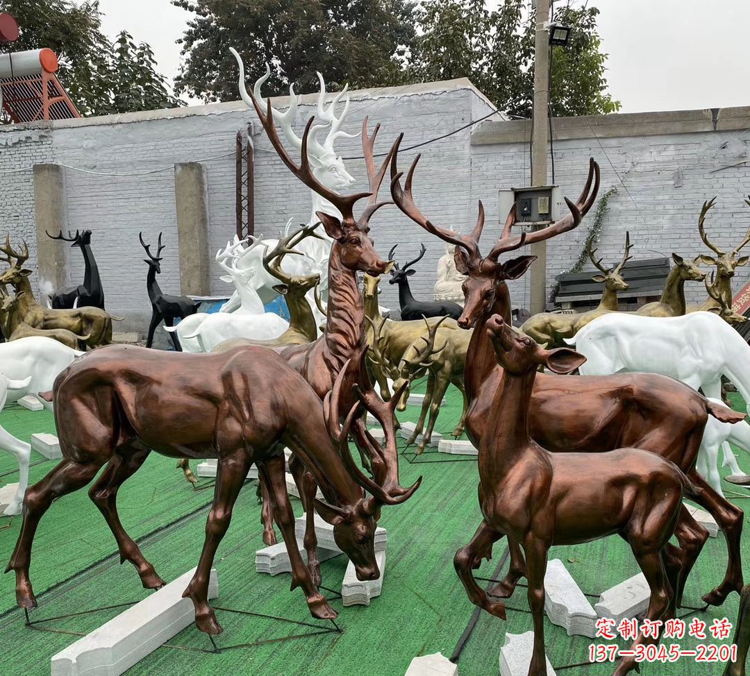 泰州玻璃钢仿铜群鹿雕塑——精美动物雕塑装点公园