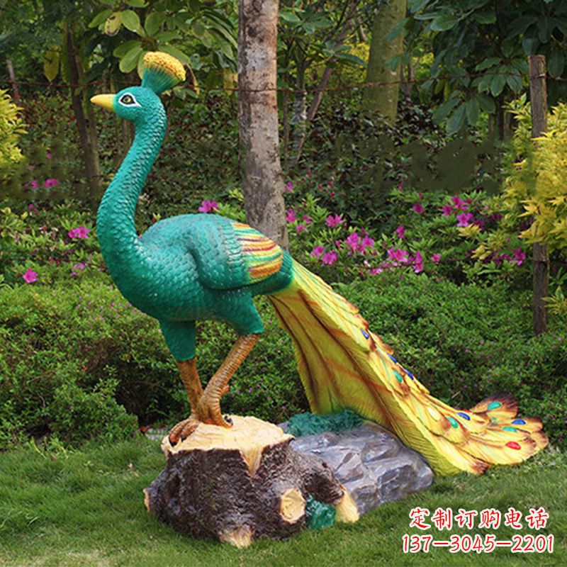 泰州玻璃钢制作的孔雀雕塑
