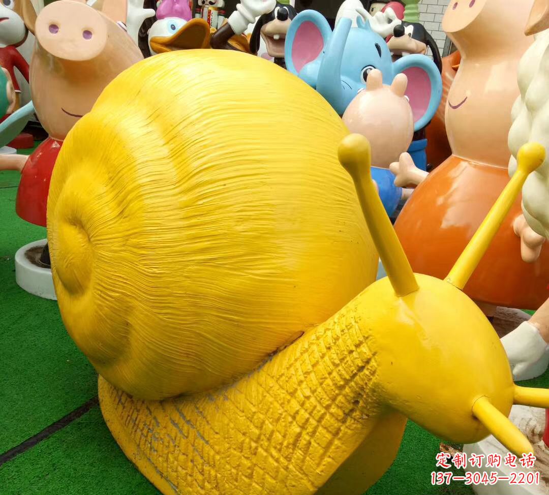 泰州玻璃钢制蜗牛雕塑——精致美观的公园景观