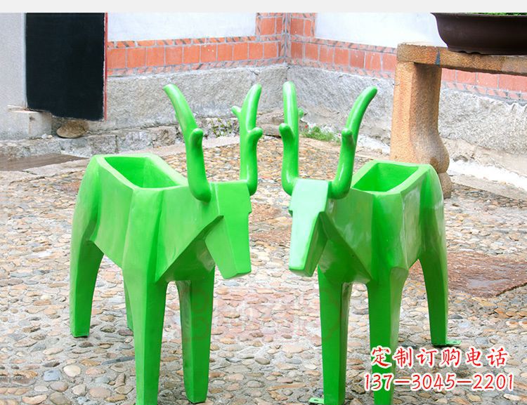 泰州玻璃钢几何花盆雕塑——给动物们一个温暖的家