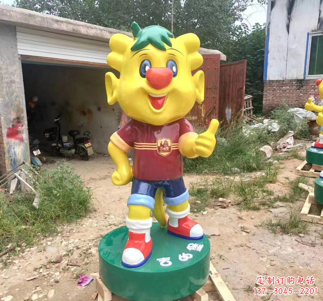 泰州玻璃钢卡通小牛雕塑精致而可爱