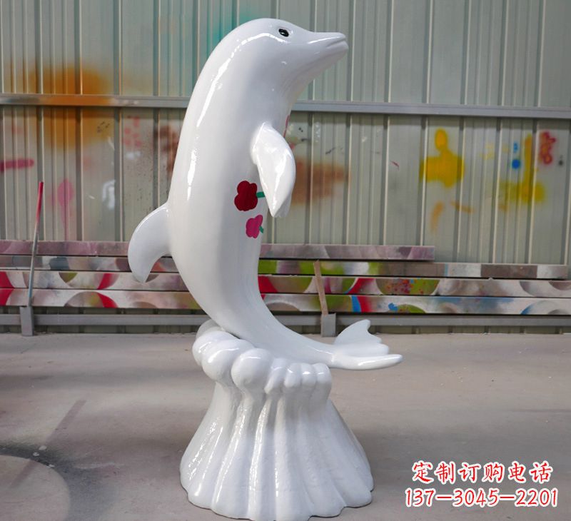 泰州海豚的魅力玻璃钢海豚雕塑