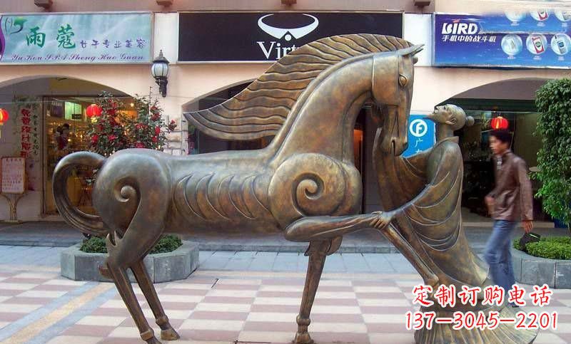 泰州传承着传奇马雕塑
