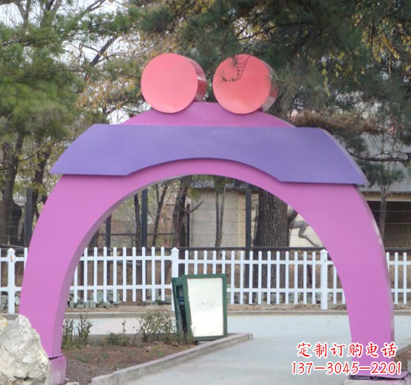 泰州不锈钢爱心拱门雕塑给城市艺术添彩