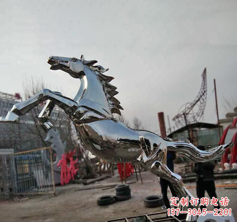 泰州不锈钢奔跑马雕塑驰骋在人间的艺术精灵