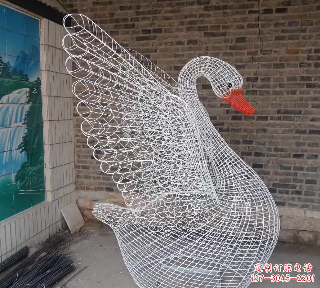 泰州不锈钢制天鹅雕塑象征着和谐与美好