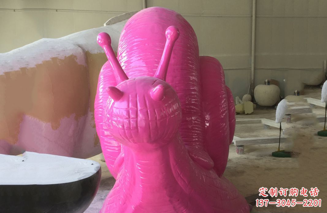 泰州不锈钢彩绘蜗牛雕塑给公园景观增添点缀