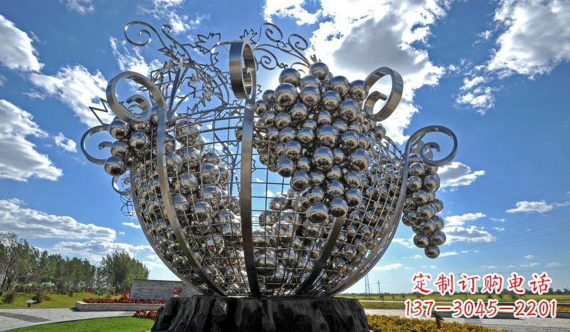 泰州不锈钢葡萄雕塑——城市的艺术之美