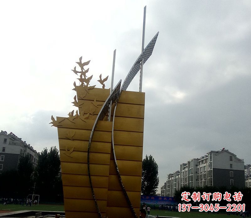 泰州不锈钢帆船雕塑象征城市的起航