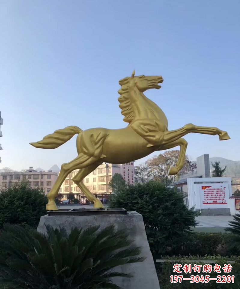 泰州不锈钢城市广场的马雕塑——一个给城市带来新鲜感的艺术作品