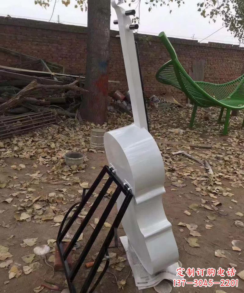 泰州不锈钢大提琴雕塑——古典音乐的艺术表现