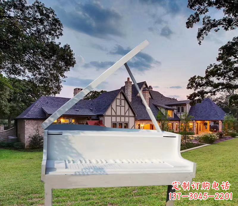 泰州钢琴雕塑——点缀广场景观
