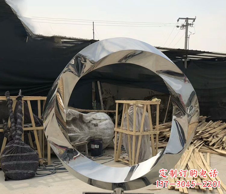 泰州不锈钢抽象镜面圆环雕塑