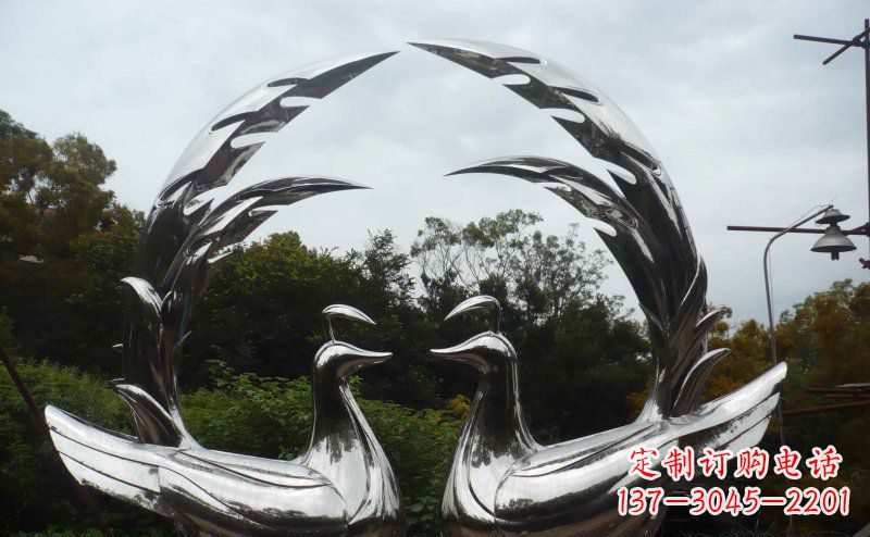 泰州不锈钢制作的孔雀雕塑