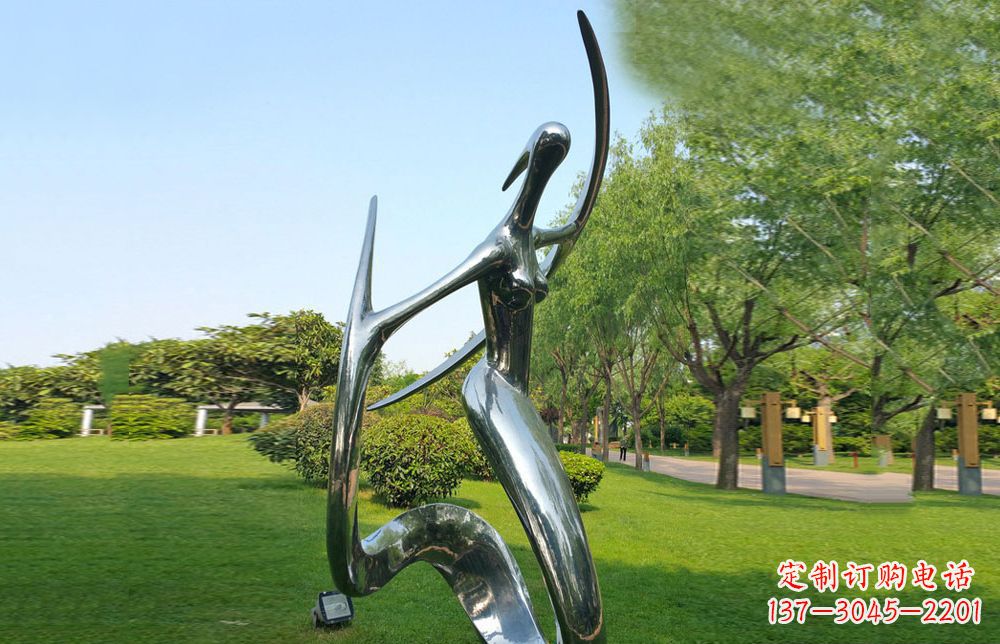 泰州不锈钢美女雕塑给公园注入活力