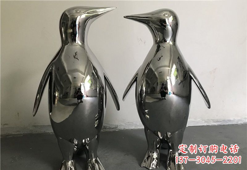 泰州企鹅雕塑以不锈钢赋予生命
