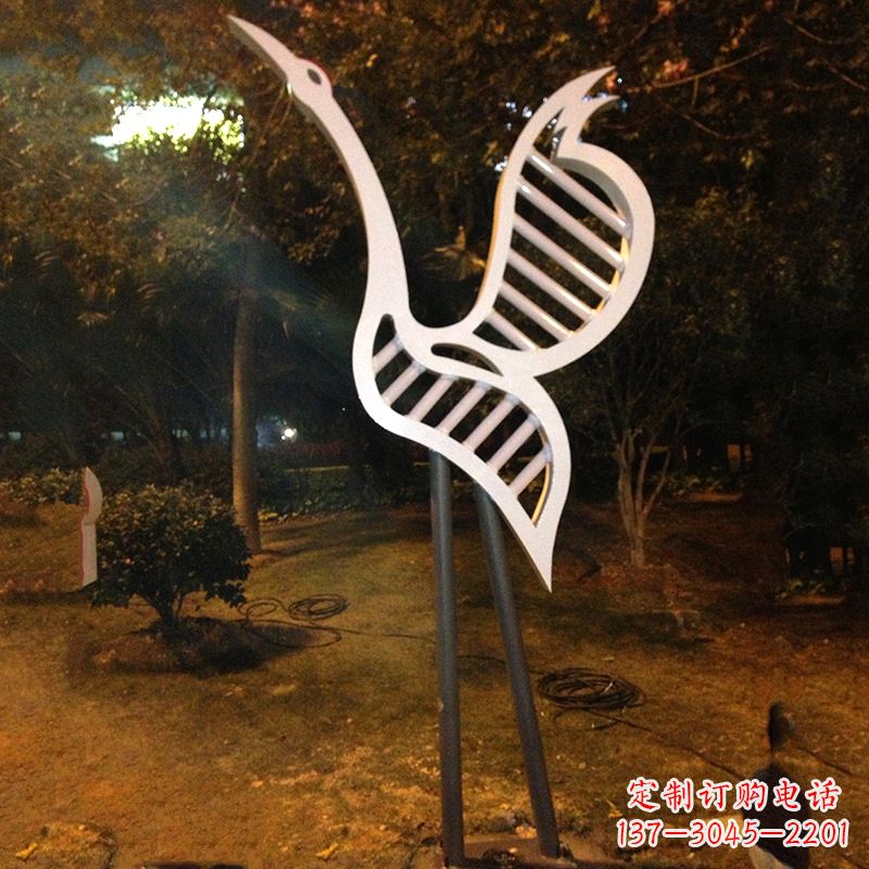 泰州仙鹤雕塑精美的不锈钢制作