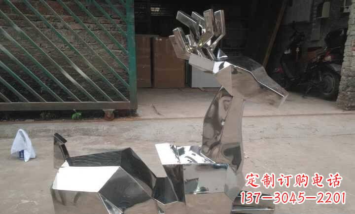 泰州不锈钢鹿雕塑艺术之美