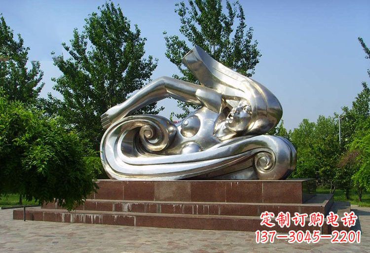 泰州不锈钢抽象游泳女孩雕塑