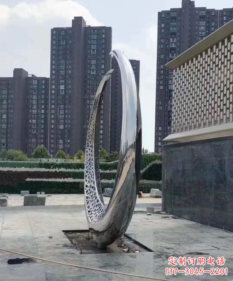 泰州精美不锈钢月亮雕塑