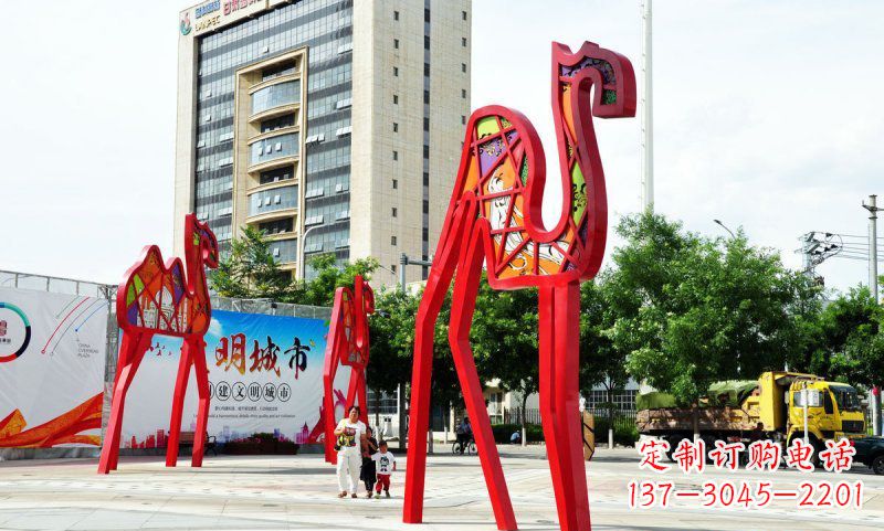 泰州不锈钢大型骆驼雕塑