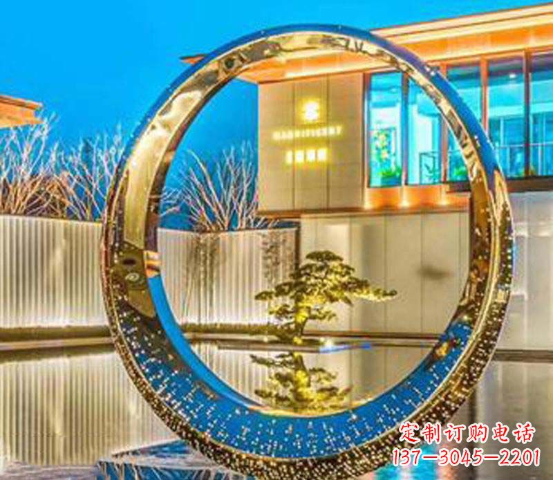 泰州精美不锈钢灯饰圆环雕塑