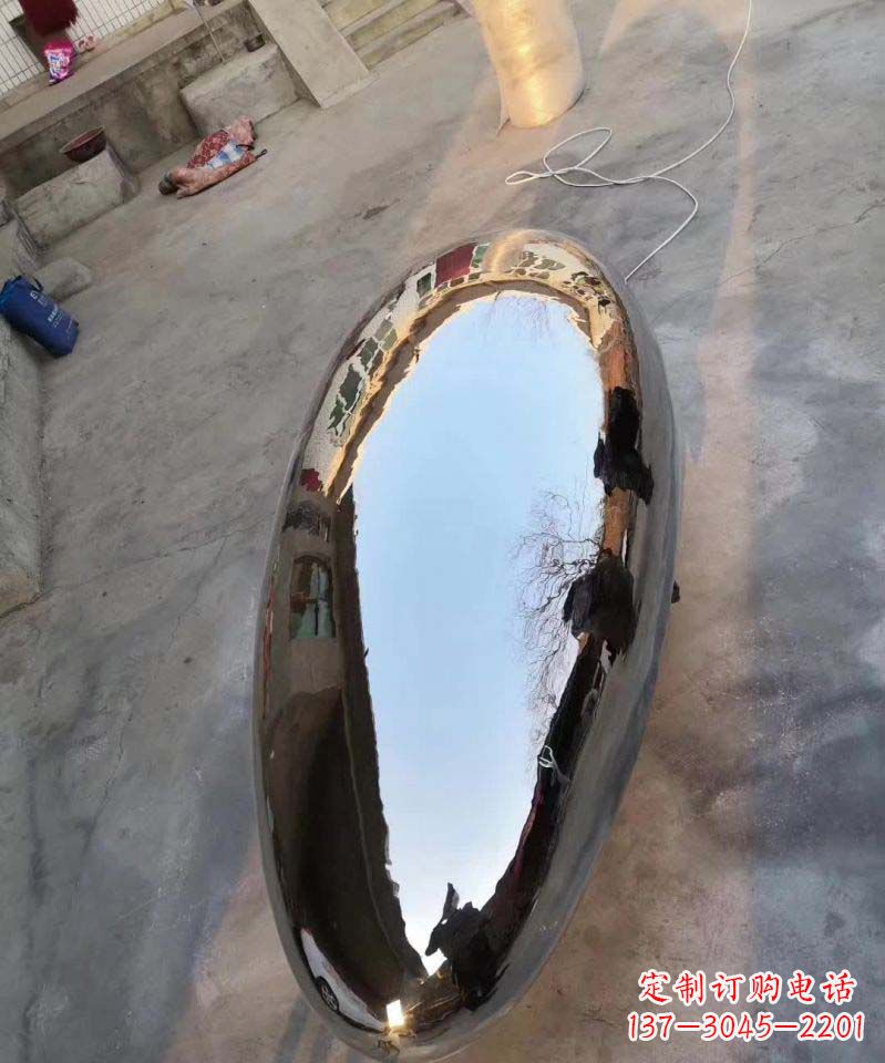 泰州不锈钢水滴雕塑一种美观耐用的艺术品