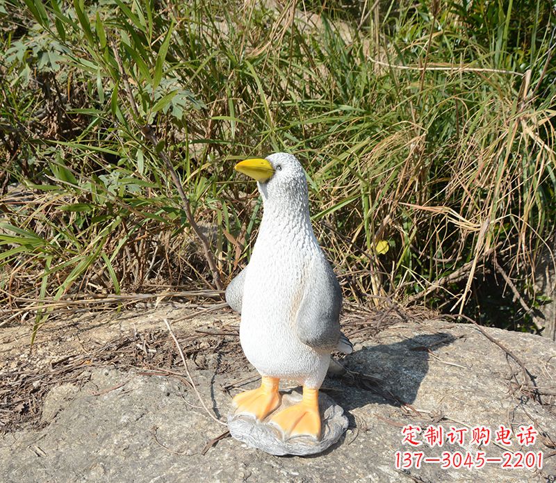泰州和平鸽雕塑传递和平的美丽象征