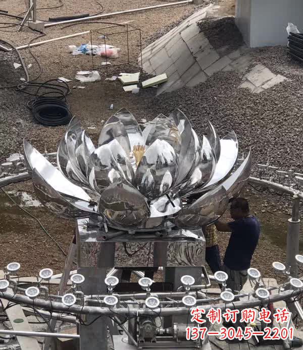 泰州不锈钢荷花景观雕塑