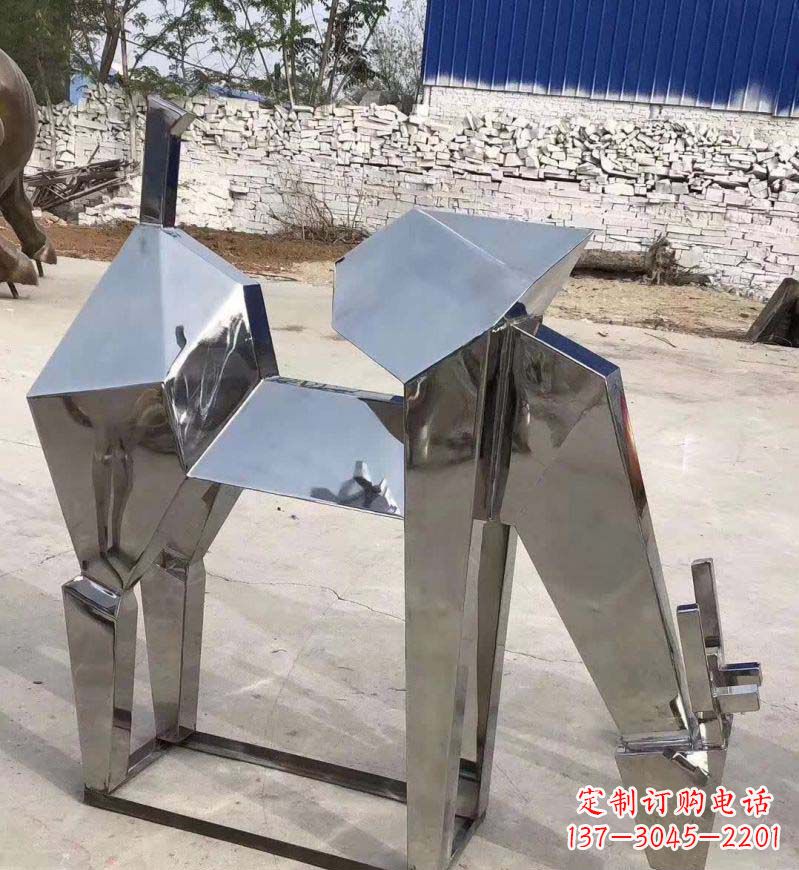 泰州不锈钢锻造的景观小鹿雕塑