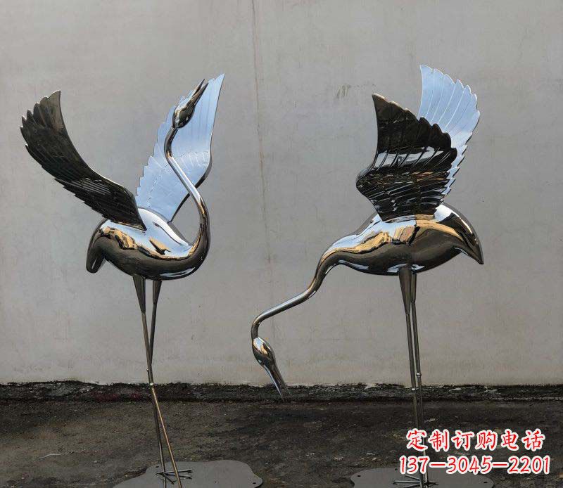 泰州不锈钢锻造仙鹤雕塑精美的艺术品