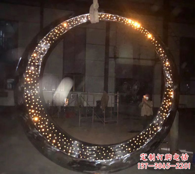 泰州璀璨夜空,不锈钢发光月亮雕塑