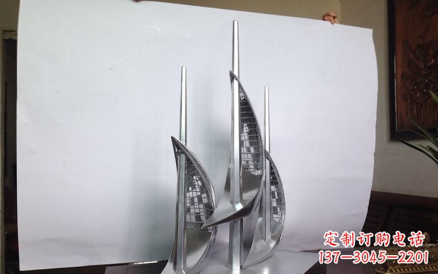 泰州不锈钢帆船雕塑传承精神的象征