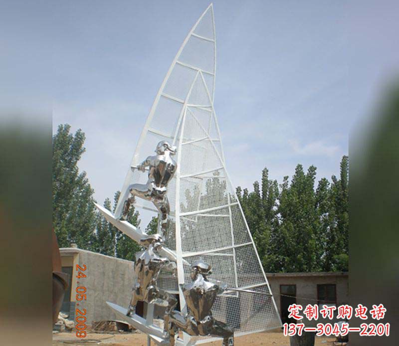 泰州不锈钢帆船给公园带来美丽的景致