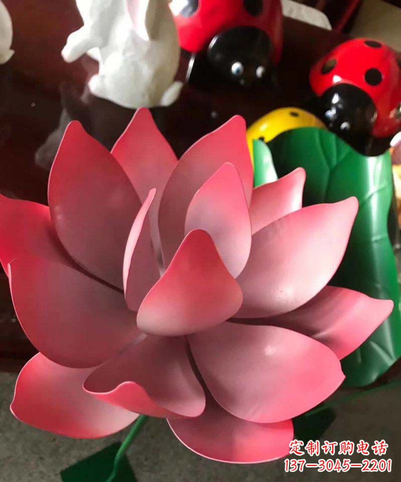 泰州不锈钢荷花雕塑古典之美永恒不变