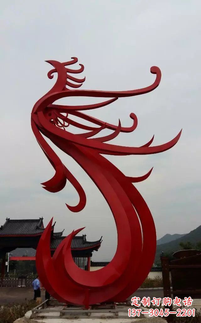 泰州凤凰雕塑象征着和平与繁荣