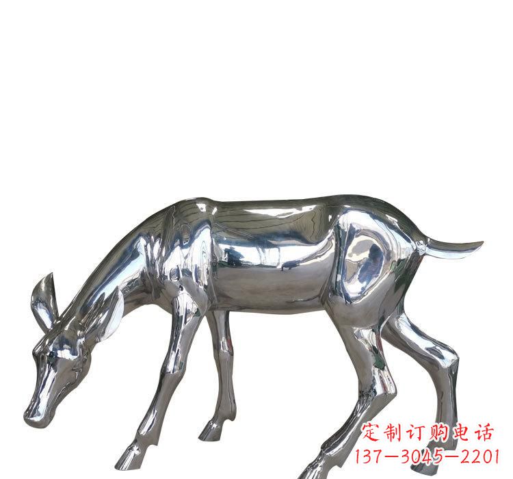 泰州不锈钢公园草坪上的鹿雕塑——让美景更加完美