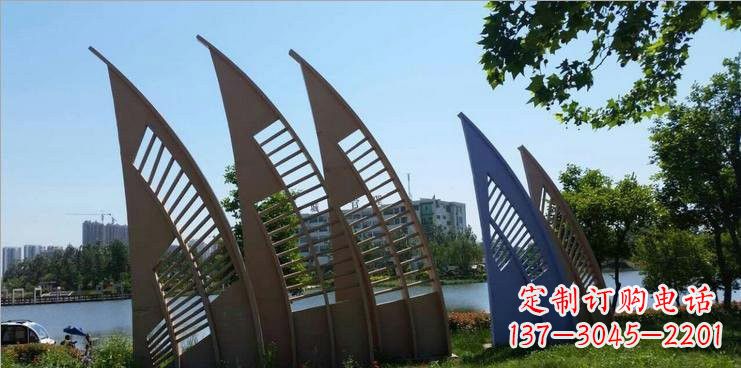 泰州不锈钢公园的船帆雕塑