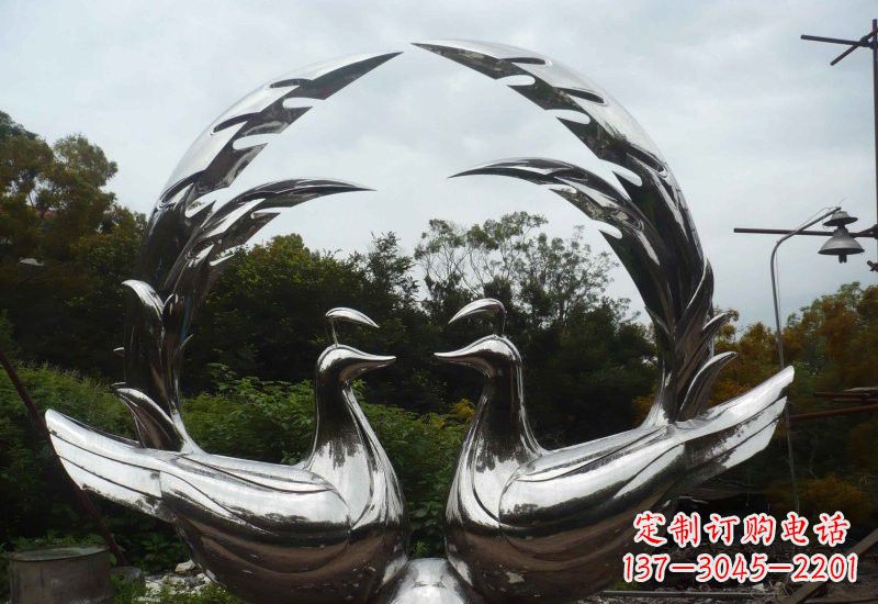 泰州不锈钢孔雀雕塑精致美丽的艺术品
